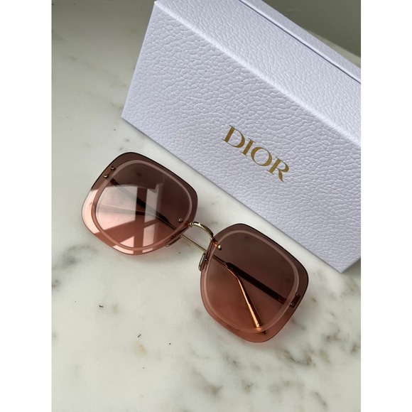 NEW Dior UltraDior SU Sunglasses in Dark Pink Gradient Lens - Picture 3 of 9